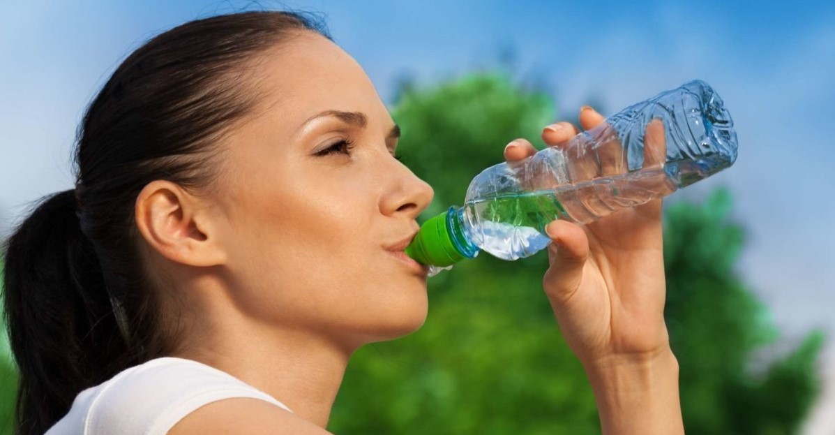 Як випивати 2 літри води в день