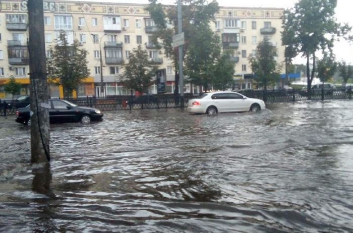 В Украине объявили штормовое предупреждение: в каких регионах ожидаются град и шквалы