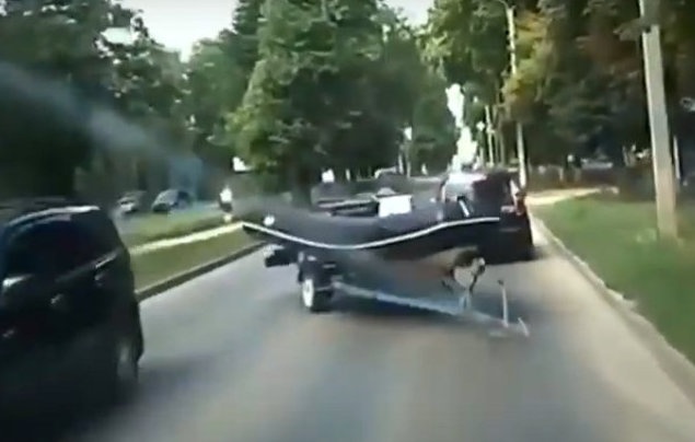 ДТП в Харькове: катер протаранил машину