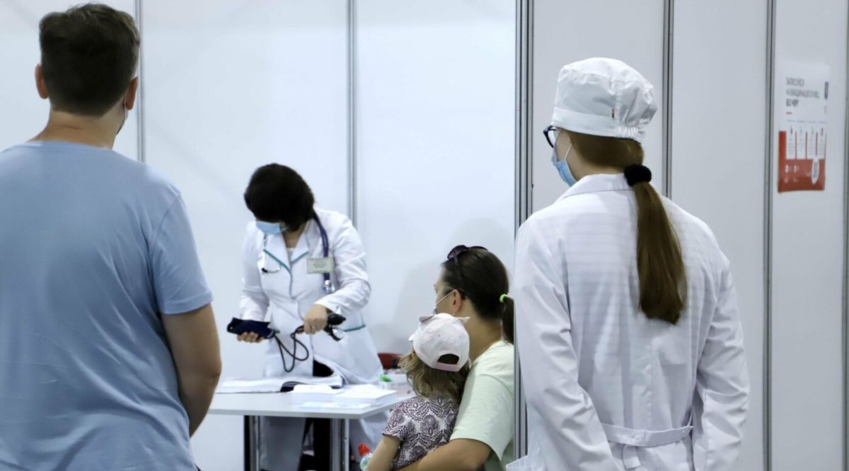 Центры вакцинации в Киеве и области перешли на ежедневный режим работы