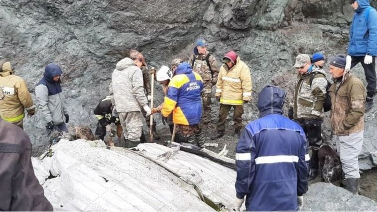 На месте крушения Ан-26 в России обнаружили останки 19 человек
