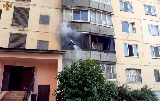 В Киеве произошел пожар в квартире с тремя детьми внутри