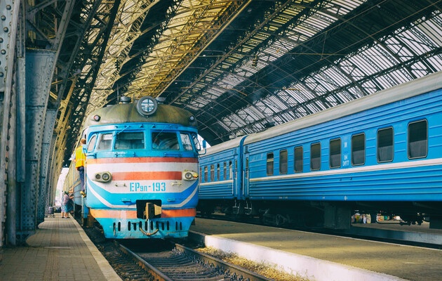 Происшествие под Киевом: сошел с рельсов поезд