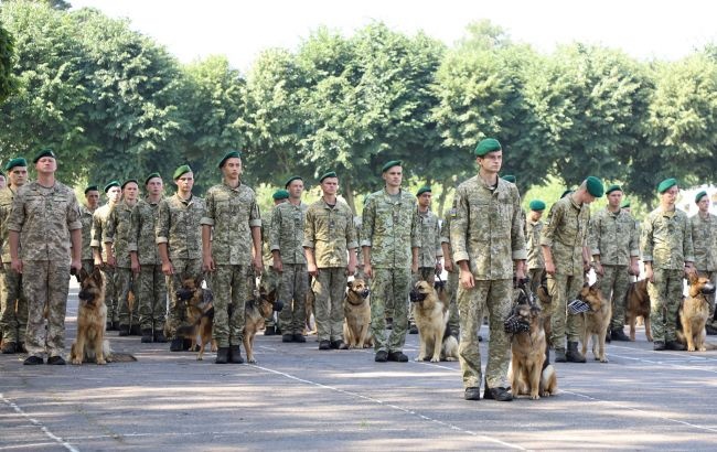 На параде ко Дню Независимости пограничники представят служебных собак