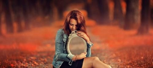 Что нельзя делать перед зеркалом: главные запреты