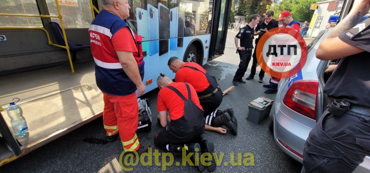 В Киеве за рулем умер водитель троллейбуса