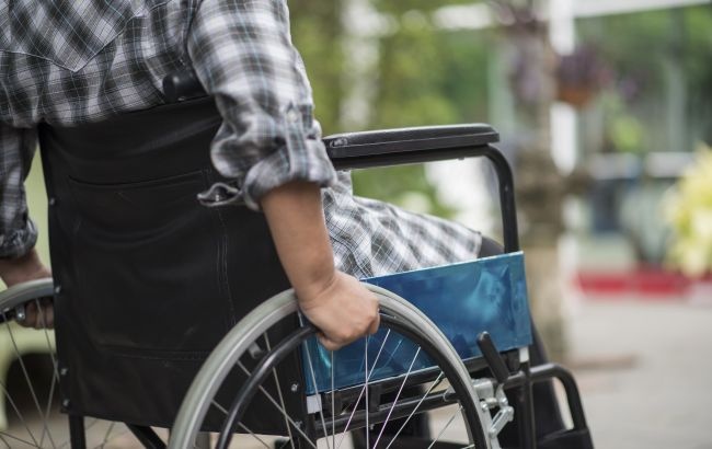 Депутаты разрешили обслуживать лиц с инвалидностью вне очереди