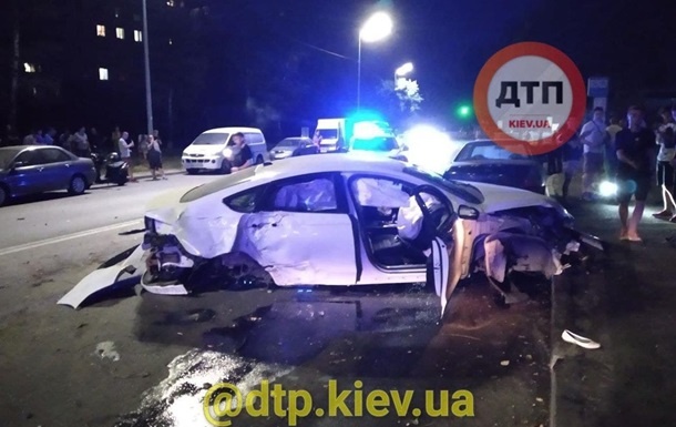 В Киеве водитель сбежал после ДТП, бросив умирать жену на асфальте
