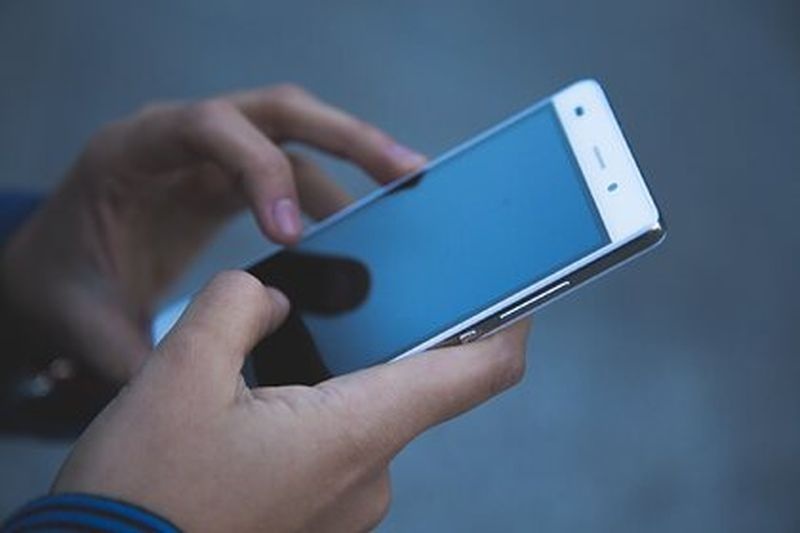 Эксперт назвал первые признаки скорой «смерти» смартфона