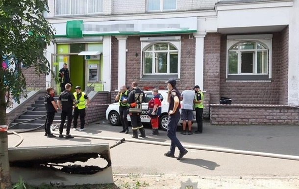 Пошла на дело, но пути отхода не продумала: в Киеве задержали грабительницу банка