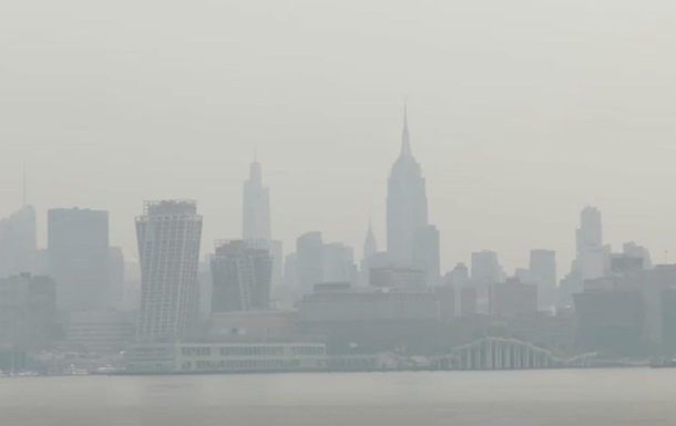 Нью-Йорк накрыл густой дым из-за лесных пожаров
