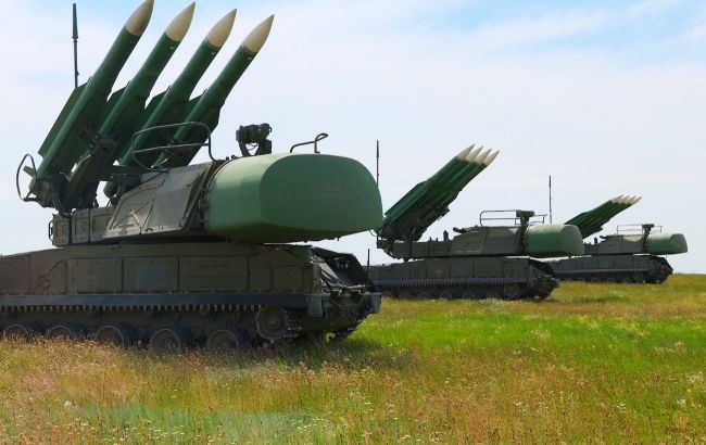 На админгранице с оккупированным Крымом прошли учения зенитно-ракетных комплексов "Бук"