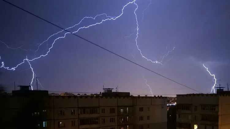 Ливни с грозами: какие регионы Украины в четверг накроет непогода