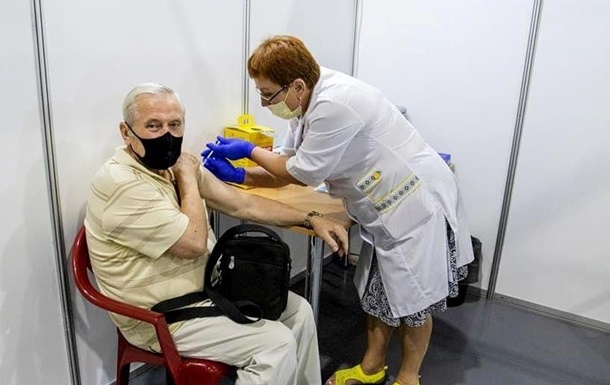 За сутки в Украине сделали 120 090 прививок от коронавируса