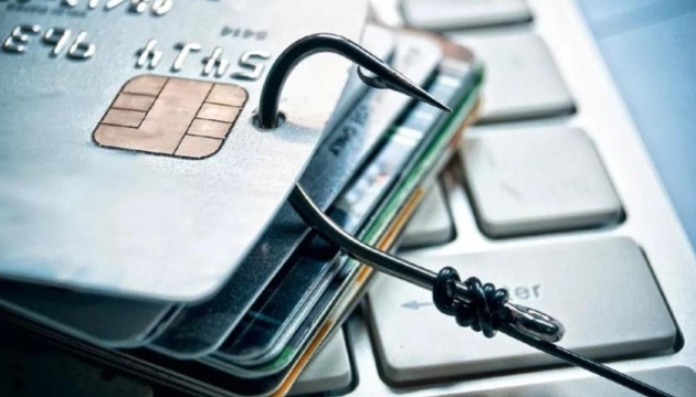С кредитных карт пропадают деньги: мошенники разработали новые схемы обмана