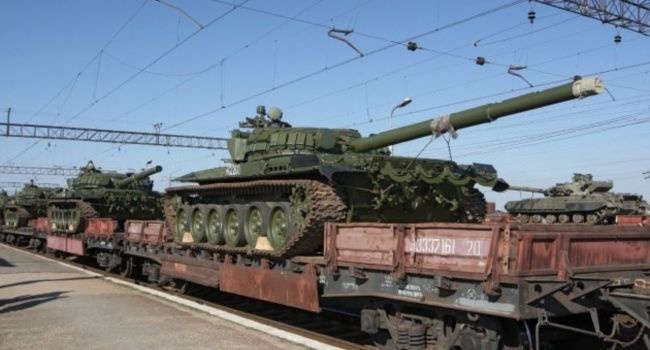 Эшелоны с танками идут к границе с Берарусью: зачем РФ стягивает армию