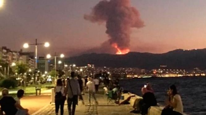 "За 5 минут вспыхнула вся гора": туристы рассказали, что творится в Турции