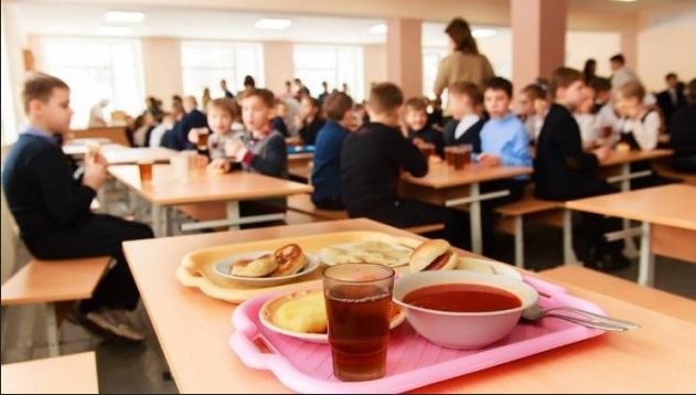 Кабмин изменил школьное меню: чем в столовых будут кормить наших детей