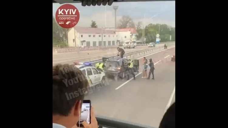 Под Киевом задержали водителя Mitsubishi, который сбил ребенка на переходе и скрылся с места ДТП