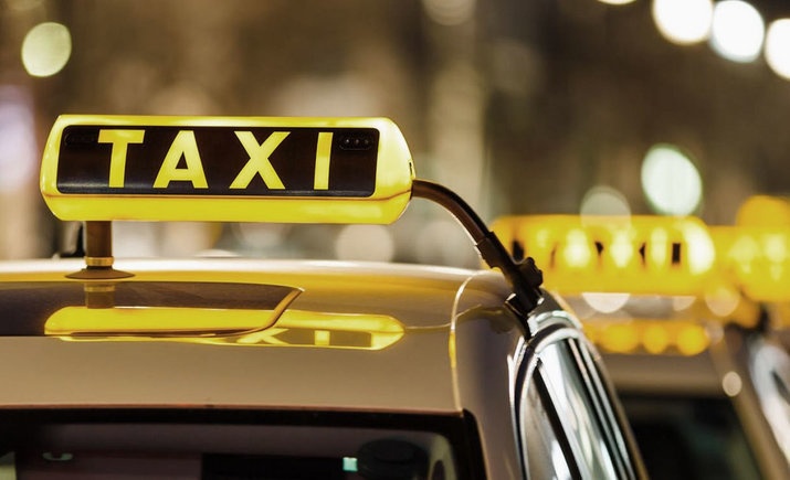 Пик спроса на таксистов: водителям предлагают 35 тысяч гривен в месяц