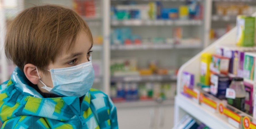 Зеленский запретил продажу лекарств детям до 14 лет