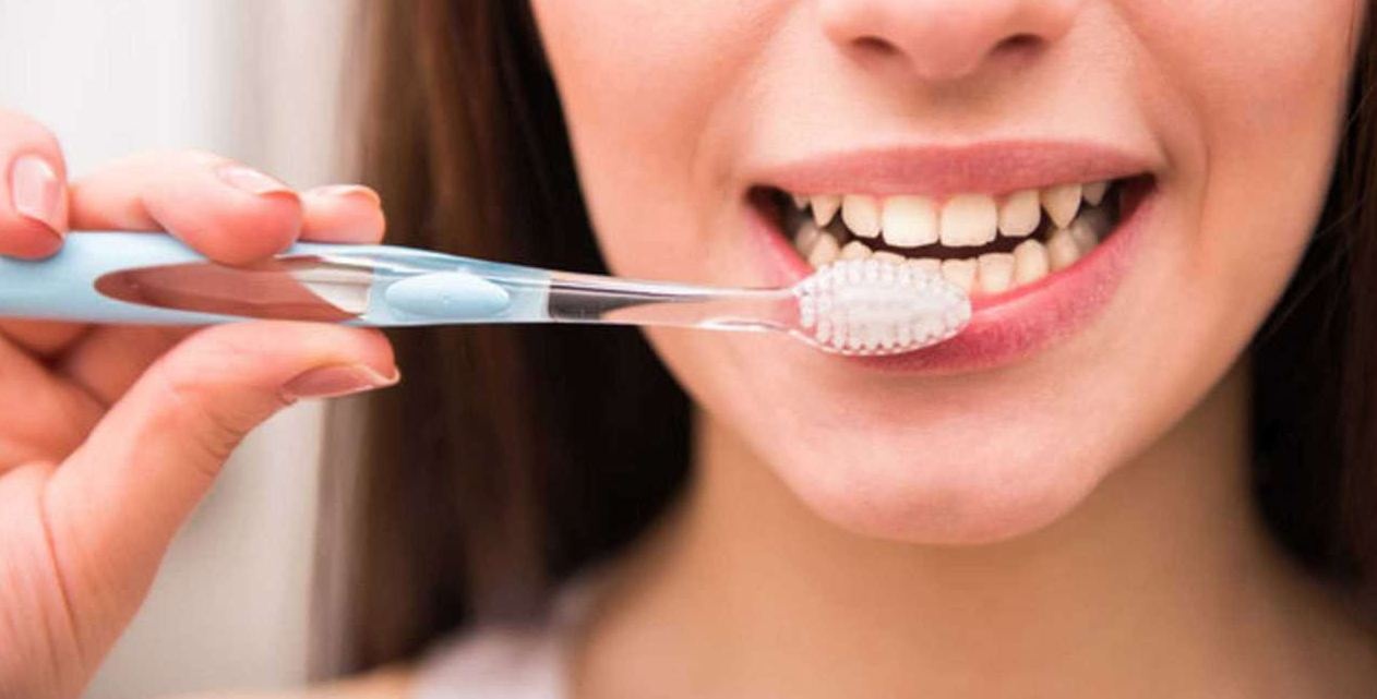 Стоматологи делают это постоянно: шесть вещей, которые защитят ваши зубы