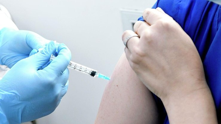 В Полтаве ввели необычное поощрение для вакцинированных от COVID