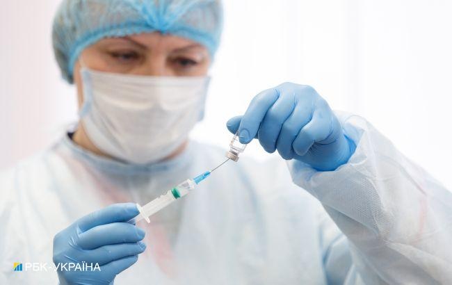 Вакцинация в Украине: кому необходимо получить третью дозу CoronaVac