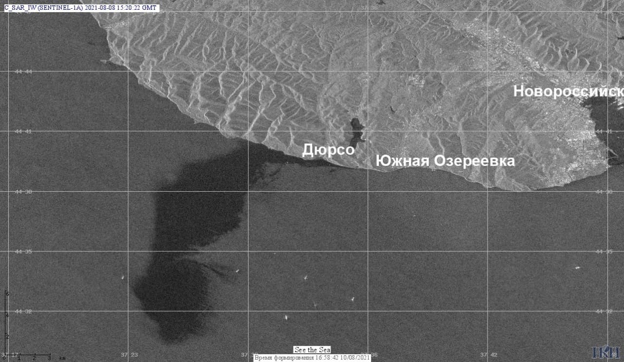 В Черное море вылилось огромное количество нефти