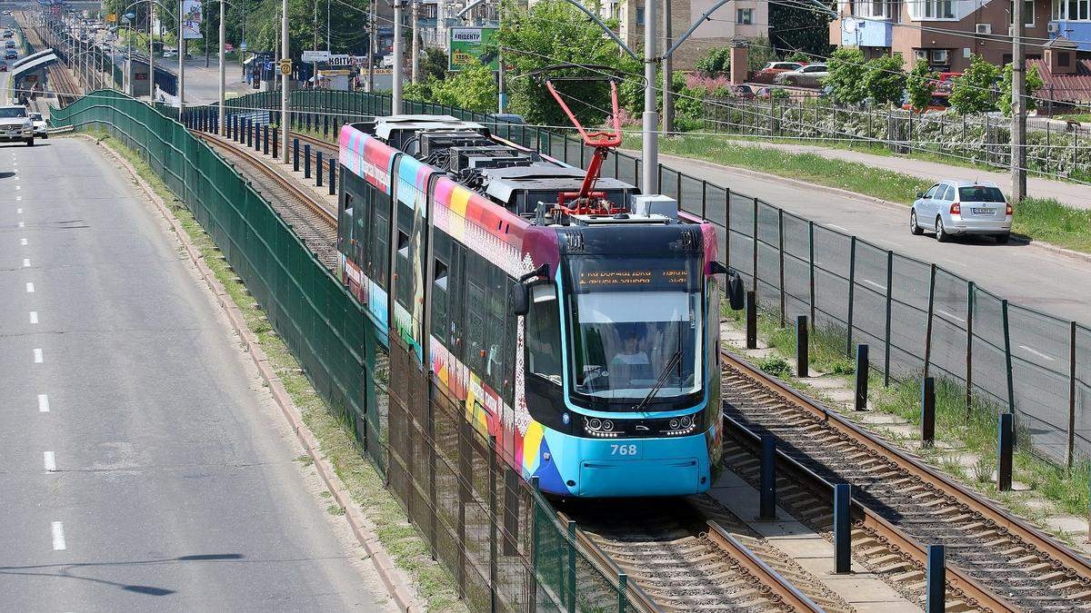 В Киеве запустили скоростные трамваи, но пассажиры недовольны