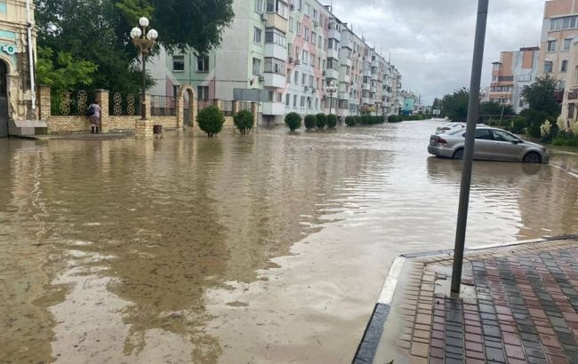 В оккупированном Крыму прошли сильные дожди, Керчь затопило