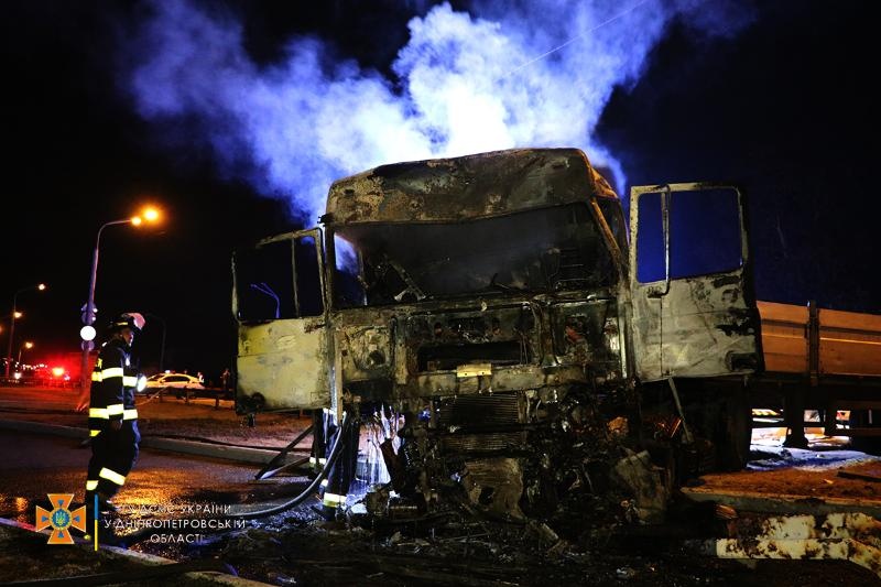 В Днепропетровской области произошло масштабное смертельное ДТП с четырьмя грузовиками