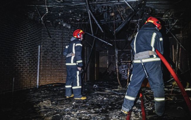 В Киеве произошел масштабный пожар: на территории рынка горели киоски