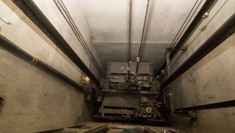 В Харькове с шестого этажа сорвался лифт