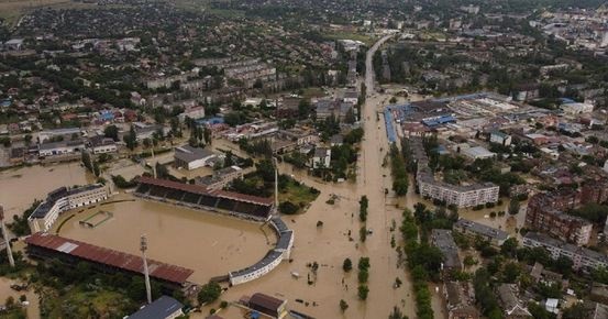 Грязная "Венеция": ливень снова затопил оккупированную Керчь