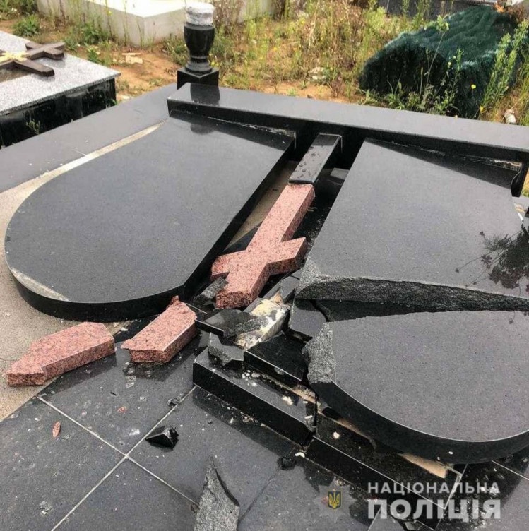 В Винницкой области пронесся мощный смерч: пострадало кладбище