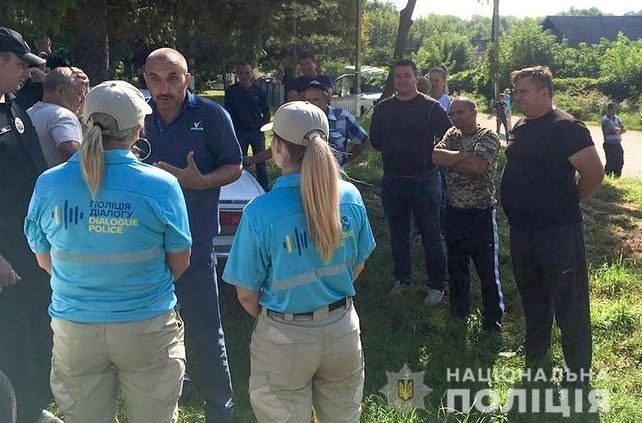 Жители села на Хмельнитчине хотели повалить вышку