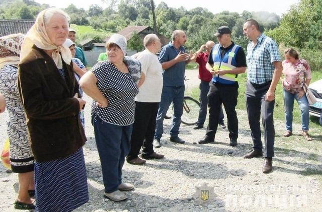 Жители села на Хмельнитчине хотели повалить вышку