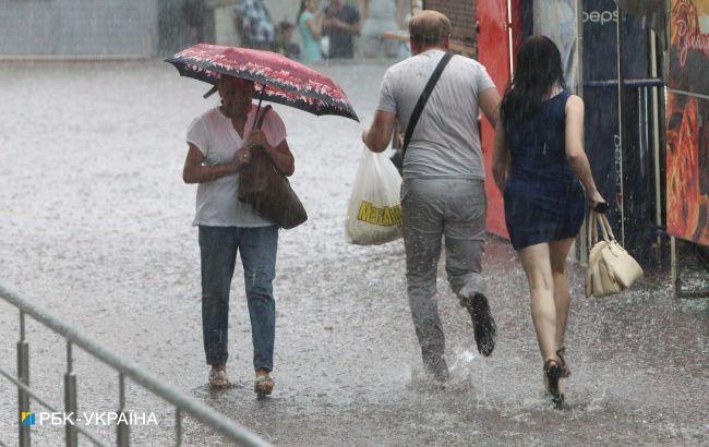 Местами град и шквалы: в Украине объявлено штормовое предупреждение
