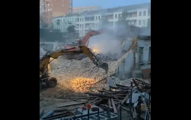 В Киеве снесли историческое здание