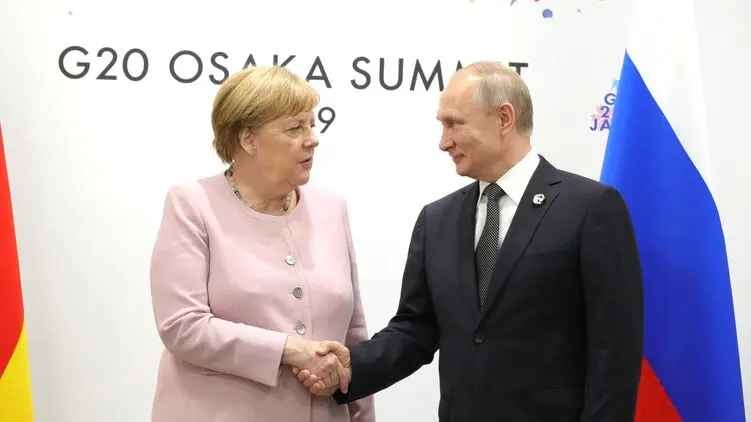 В Кремле стартовали переговоры Путина и Меркель