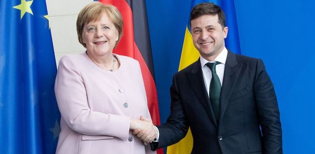 Меркель прибыла в Украину: начались переговоры