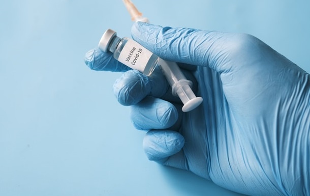 Врач-инфекционист прогнозирует закрытие центров вакцинации в Украине