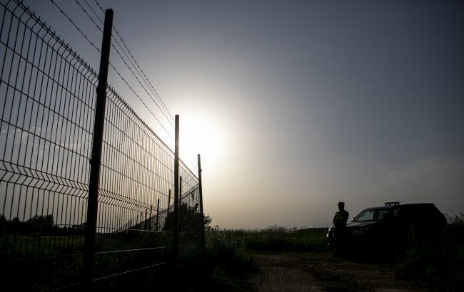 Польша приняла решение построить забор на границе с Беларусью
