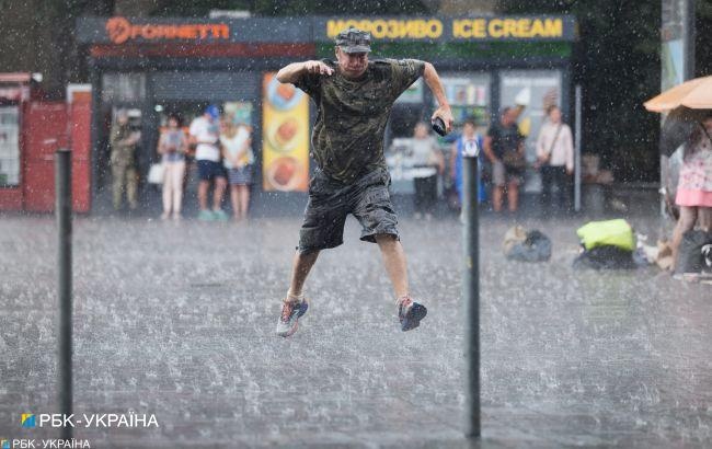 Штормовое предупреждение в Украине: какие регионы зальют дожди