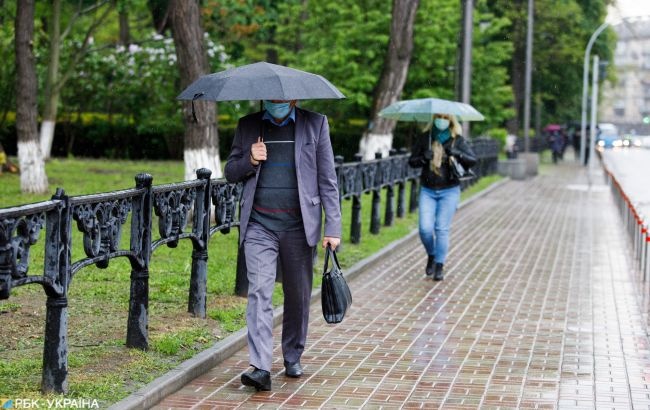 Погода в Украине продолжает ухудшаться: в каких регионах пройдут дожди с грозами