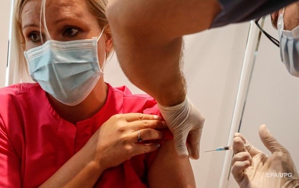 В Украине за сутки вакцинировали всего 20 739 человек