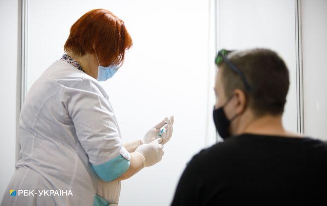 За сутки в Украине против COVID-19 вакцинировали более 162 тысяч человек