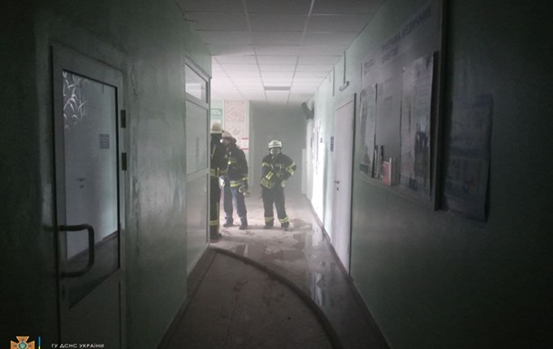 В Волновахе произошел пожар в здании больницы
