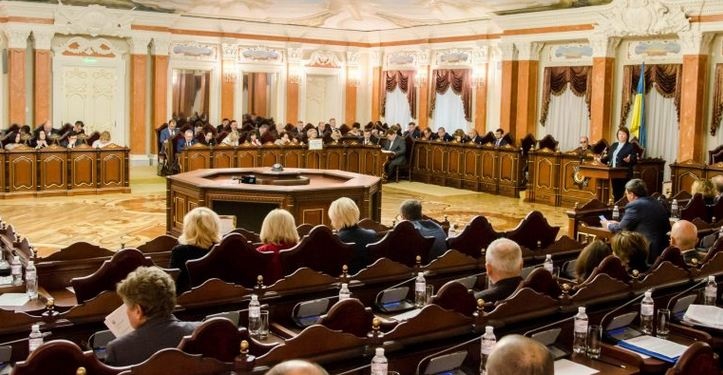 Уже трое судей Верховного суда Украины подали в оставку
